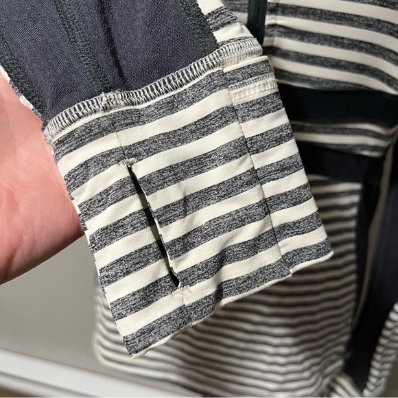 Lululemon Run Hills 1/2 Zip Gray Stripe Long Sleeve Pullover - Picture 12 of 14